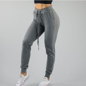 Buffbunny Jasmine Joggers in Steel, sz M